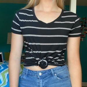 V-neck striped t-shirt